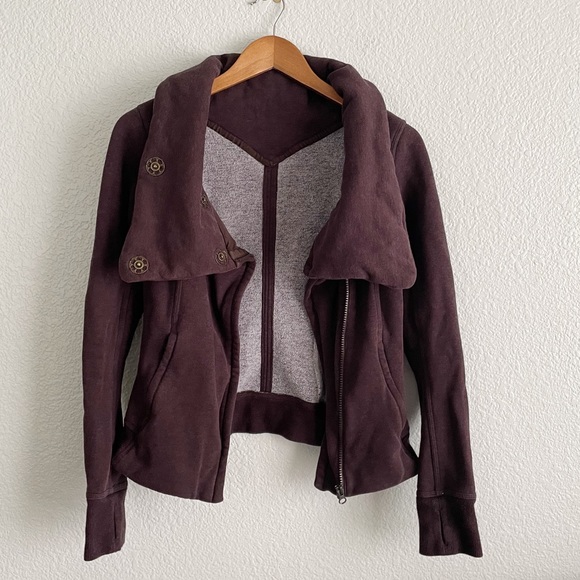 Lululemon Karmacollected Jacket
Heathered Rich Earth - Picture 2 of 13